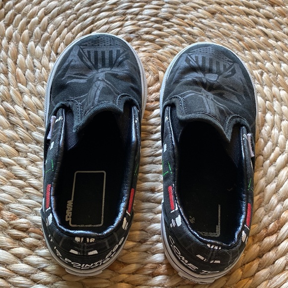 RARE HTF Boys Vans Star Wars Darth Vader Sneakers sz 8.5 - Picture 5 of 7